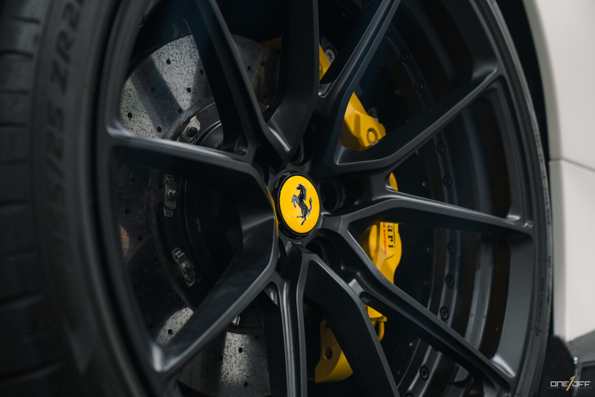 フェラーリ ガーメントバック Ferrari 488 PISTA Carbon fiber Luggage compartment, OEM, Part number: